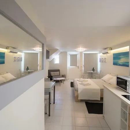 Salty New & Cozy Studio In The Center Of Naousa (Paros)