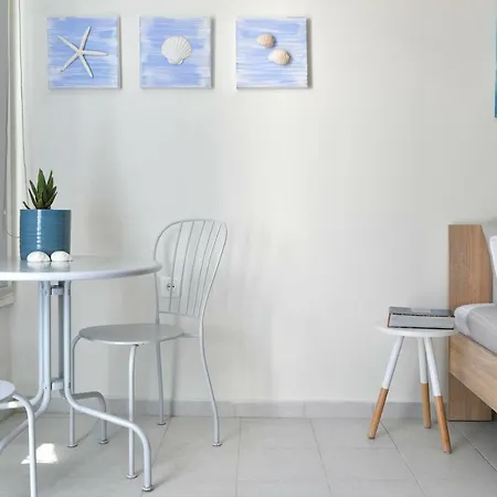 Salty New & Cozy Studio In The Center Of Apartment *