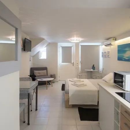 Salty New & Cozy Studio In The Center Of